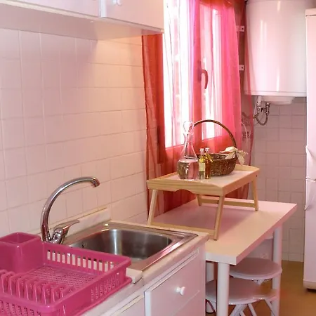 The Yellow House Вила-Нова-ди-Гая