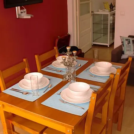 The Yellow House בית נופש וילה נובה דה גאיה