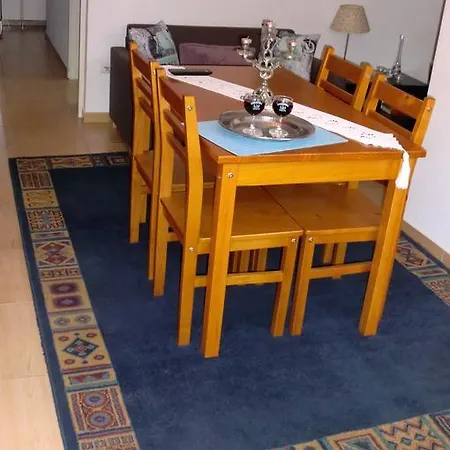 בית נופש The Yellow House