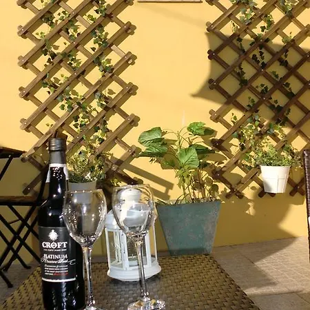 The Yellow House בית נופש וילה נובה דה גאיה