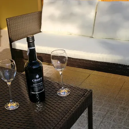 The Yellow House * וילה נובה דה גאיה