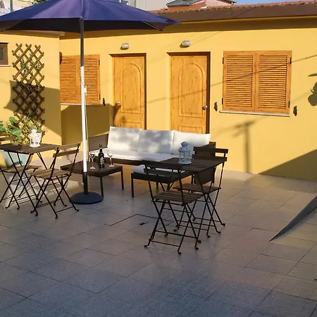 The Yellow House * וילה נובה דה גאיה